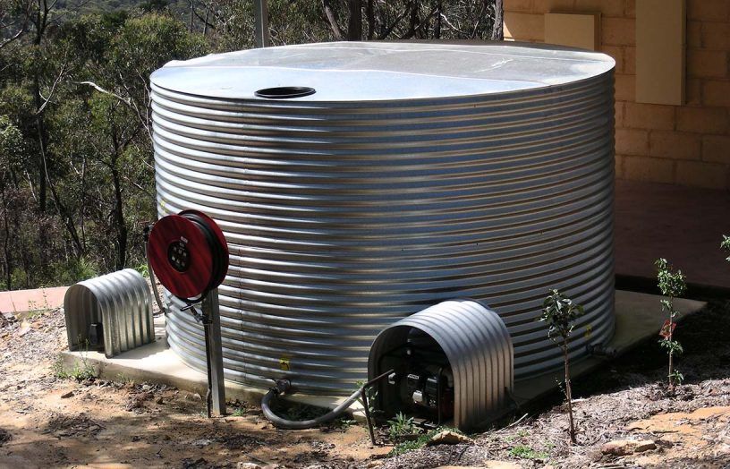 🚒 ۷ نکته طلایی درباره مخزن آب آتشنشانی برای ایمنی ساختمانها