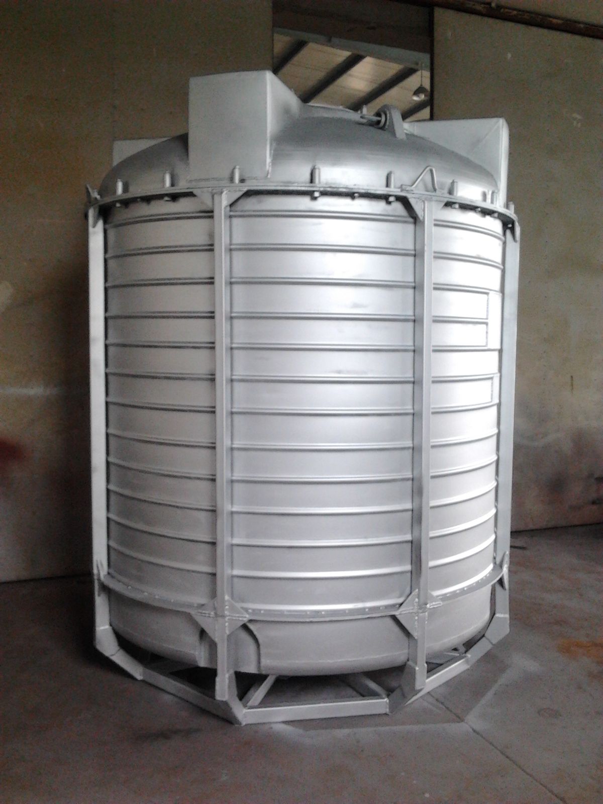 🚒 ۷ نکته طلایی درباره مخزن آب آتشنشانی برای ایمنی ساختمانها