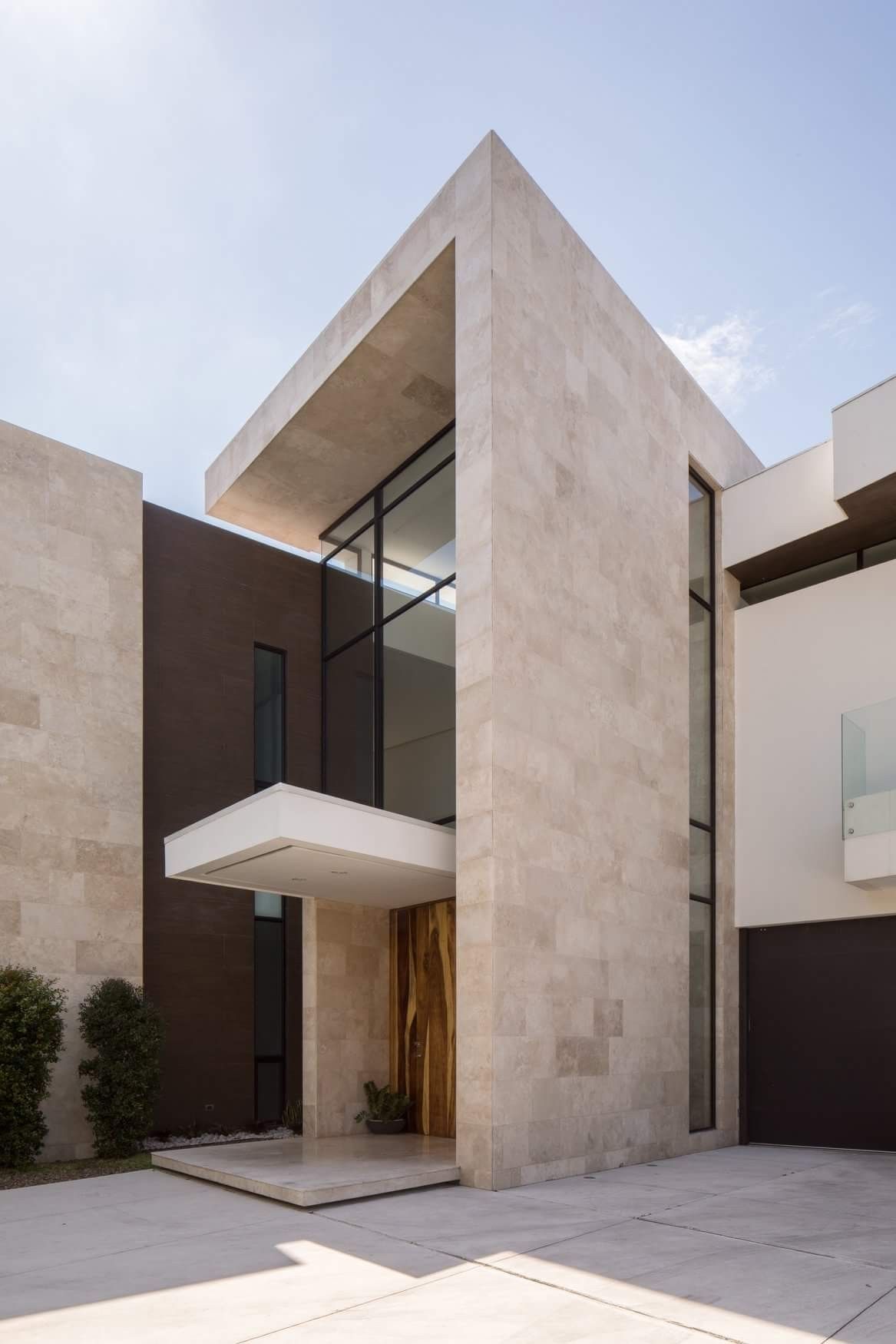 🏛️ ۱۰ نوع سنگ نما محبوب در ایران؛ از تراورتن تا مرمر و گرانیت