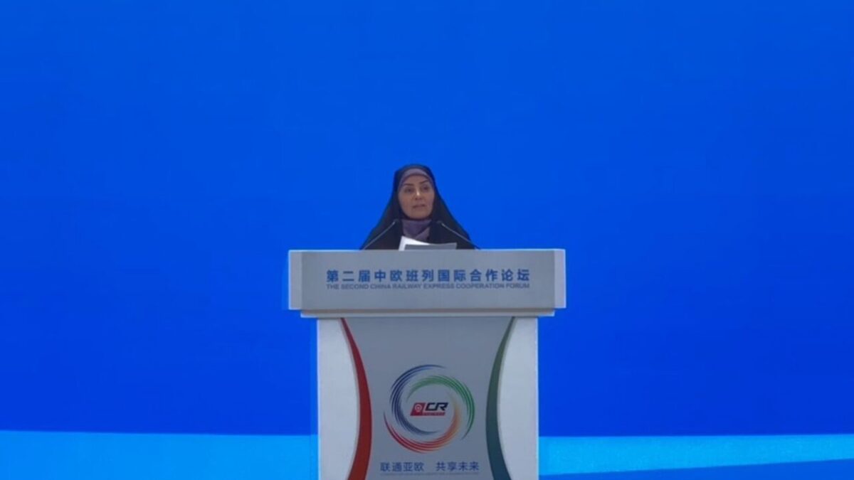 وزیر راه و شهرسازی: راه‌گذر ریل جنوبِ جاده ابریشم تکمیل می‌شود