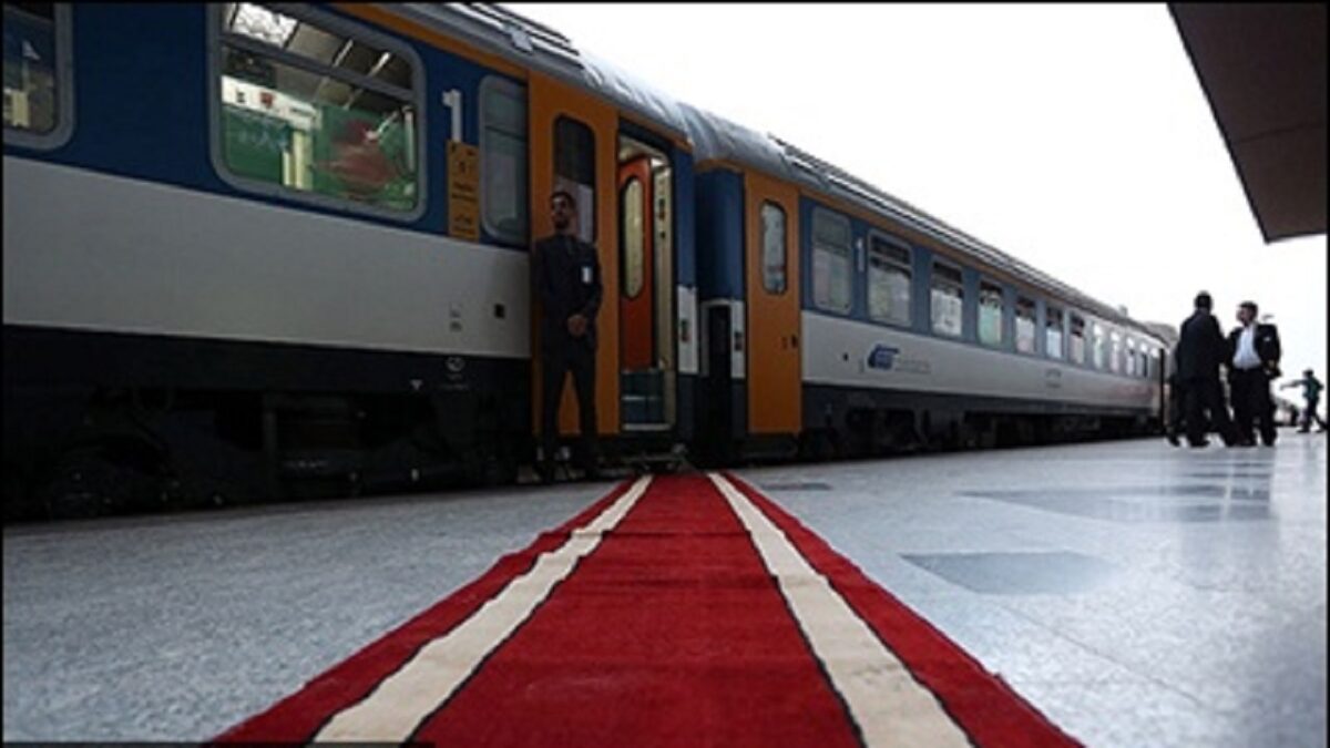 «رجا» متولی قطار حومه‌ای شد