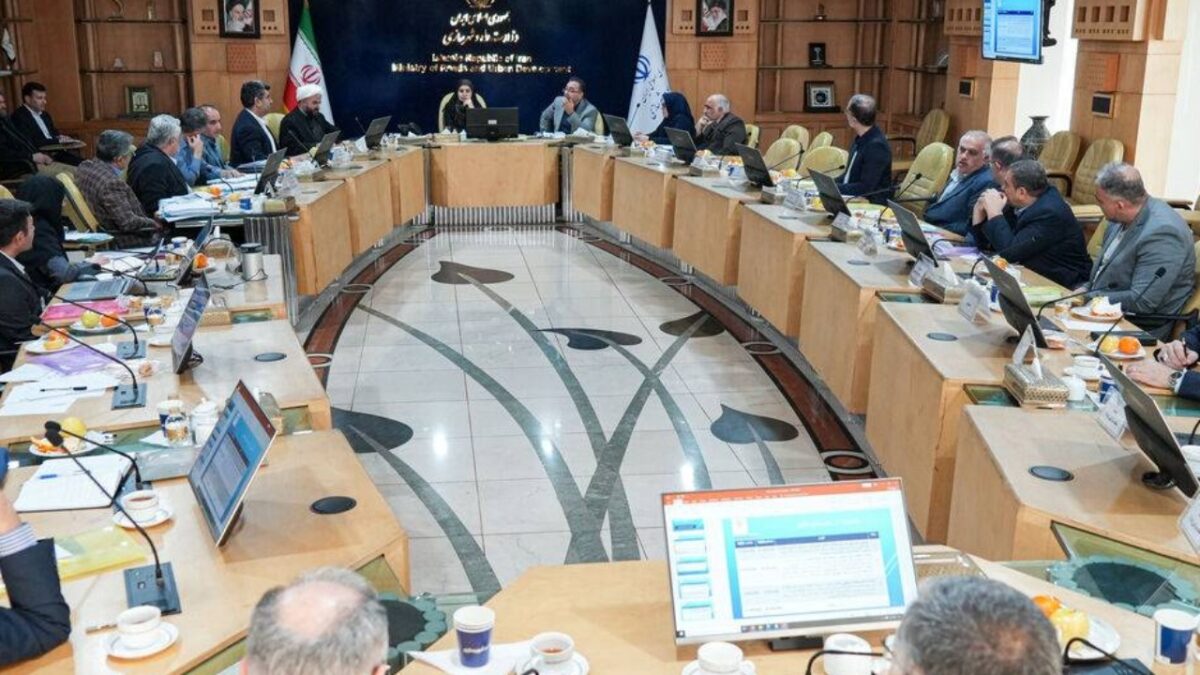 تأکید وزیر راه و شهرسازی بر تبیین اولویتهای صندوق ملی مسکن
