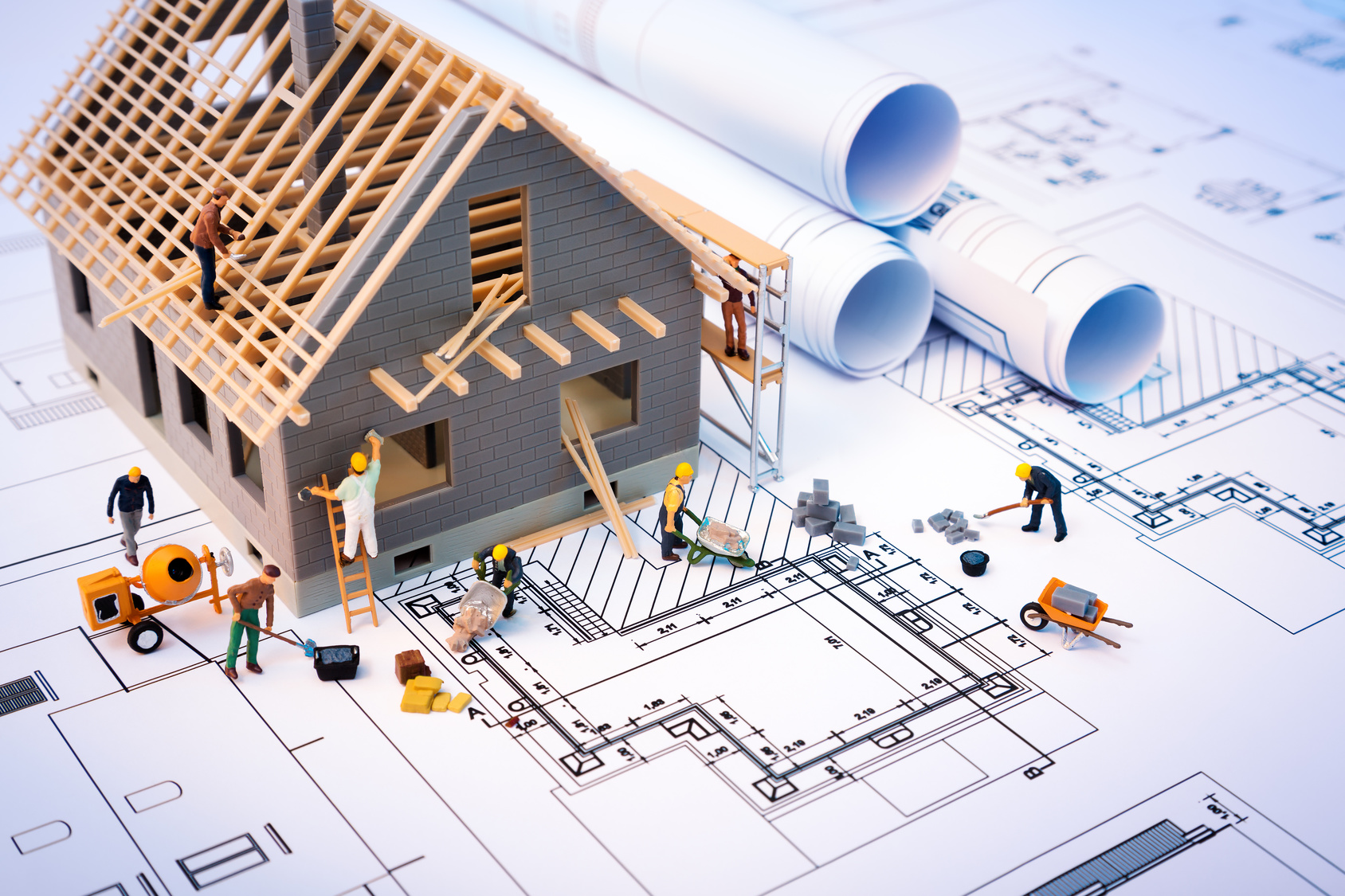 نقشه طراحی HVAC در ساختمان با نشان‌دادن مسیرهای هوا و لوله‌کشی